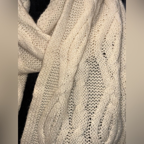 NWOT✨ Lord and Taylor 100% cashmere cream, off-white knit scarf - Picture 3 of 7